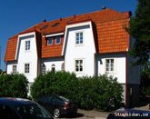 Villa Nore, Centralt i Borgholm, lgenheter p trdgrdstomt